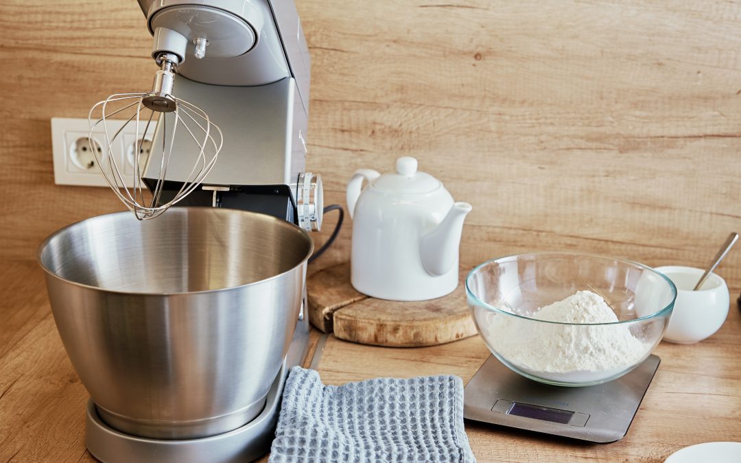 Stand Mixers: The Heart of the Modern Kitchen and its Multifaceted Attachments